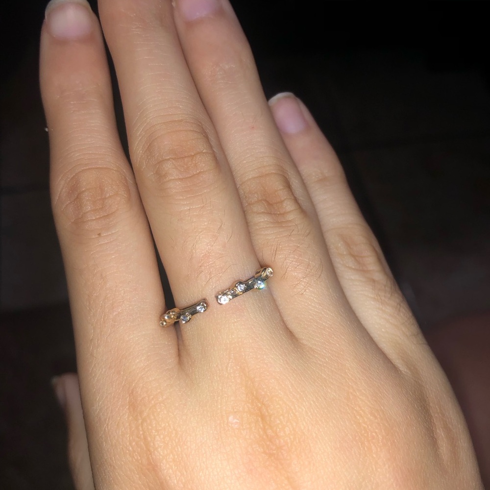 Elegant Gold and Silver Women’s Ring
